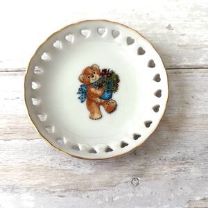 Pigglets Enesco 1979 Heart Cutout Teddy Bear Plate 4in Key Catcher Catchall